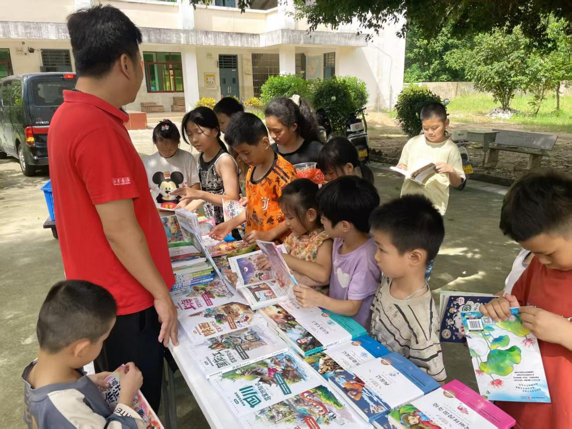 ���ݹ�˾��չ���������١��Ķ���ͯ�ġ������Ķ������