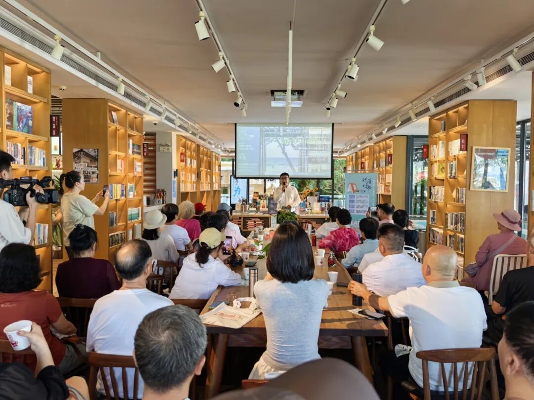 һ����ɽ����֤�Ĺ����������º����Ķ�ƽ̨�������ĸж�˲��