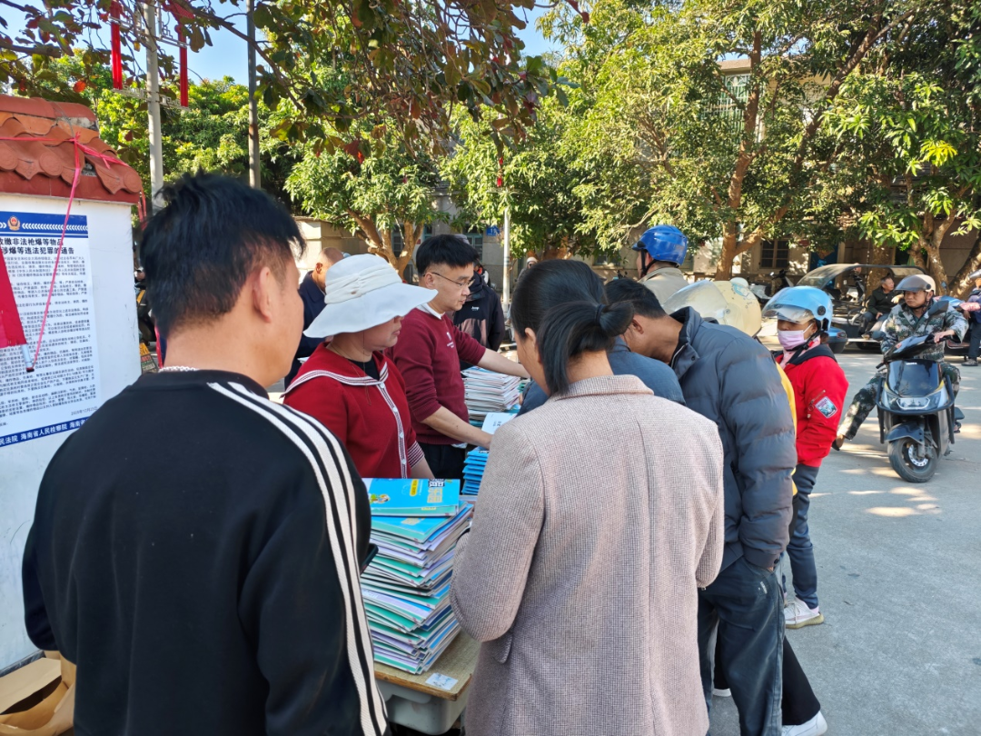 ���ڡ���ɳ�����ж���»����  ��չ����ͼ����������