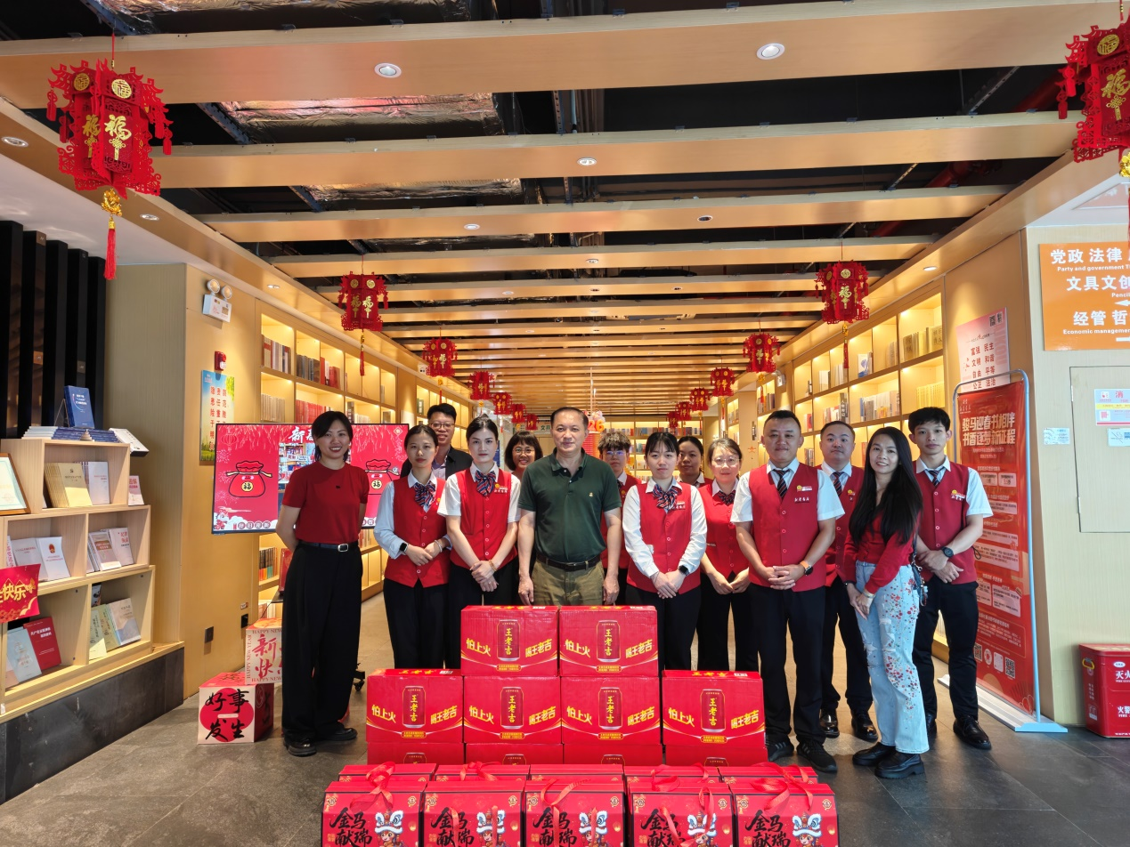 ����ů�´� �ػ�������  ���������һ��˾��ί��ǡ����³����  ο�ʺ����»����һ��Ա��