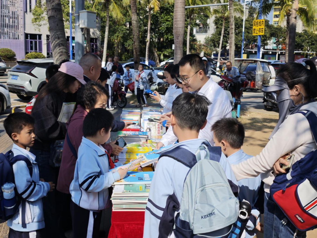 ���ڡ���ɳ�����ж���»����  ��չ����ͼ����������