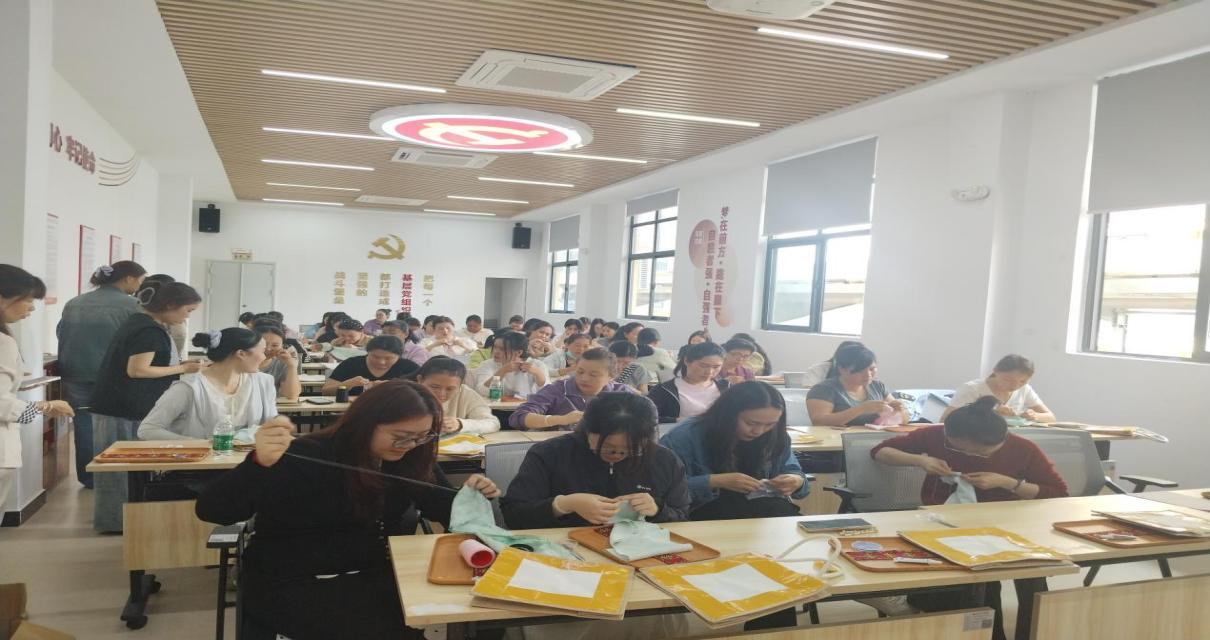 ���������򵳡��ܽ���ó�ۡ����˹��ʸ�Ů������ϵ�л����ָɽ��չ