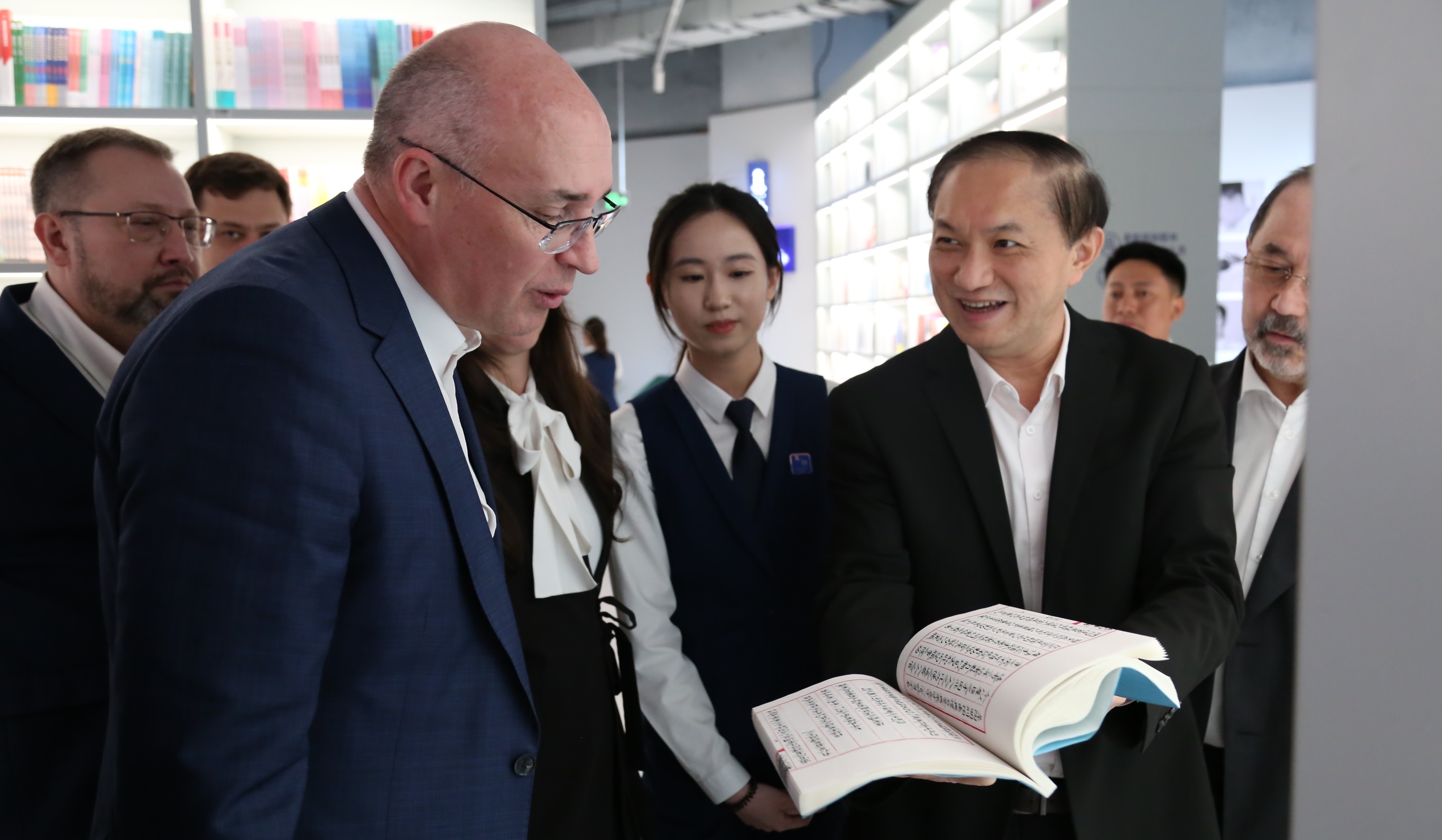 ��˾��ί��������ͬ����˹��˹��һ�е��ú����»���꺣�������